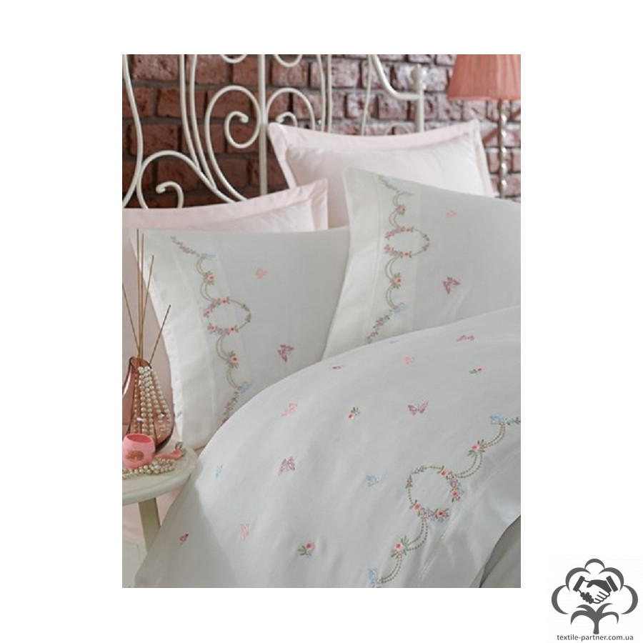postelnoe-bele-dantela-vita-satin-s-vyshivkoj-bade-evro