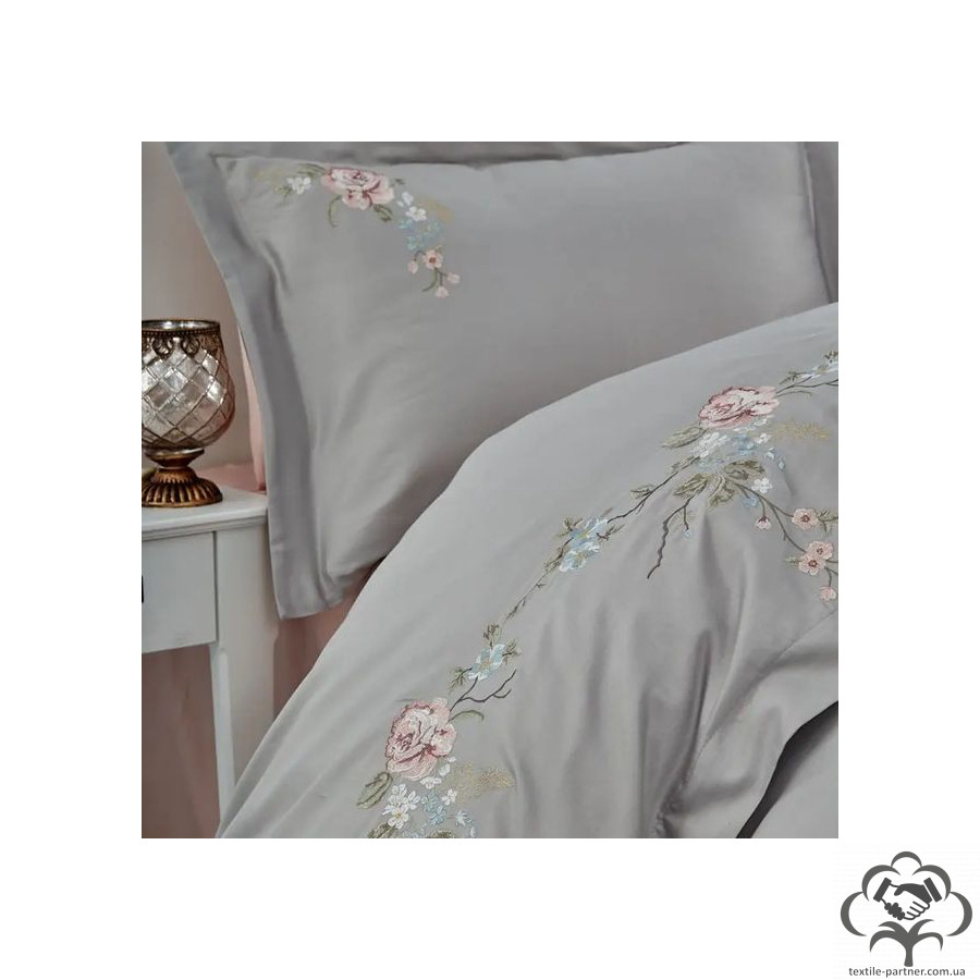 postelnoe-bele-dantela-vita-satin-s-vyshivkoj-ruya-gri-seryj-evro