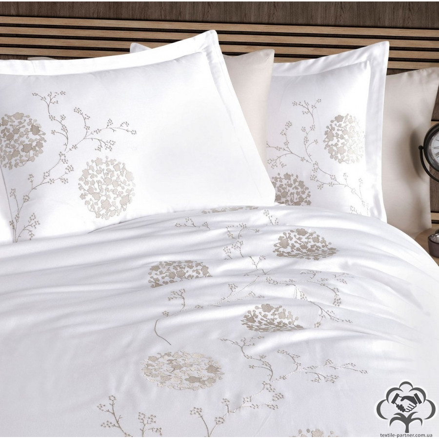 postelnoe-bele-dantela-vita-satin-s-vyshivkoj-sofia-evro